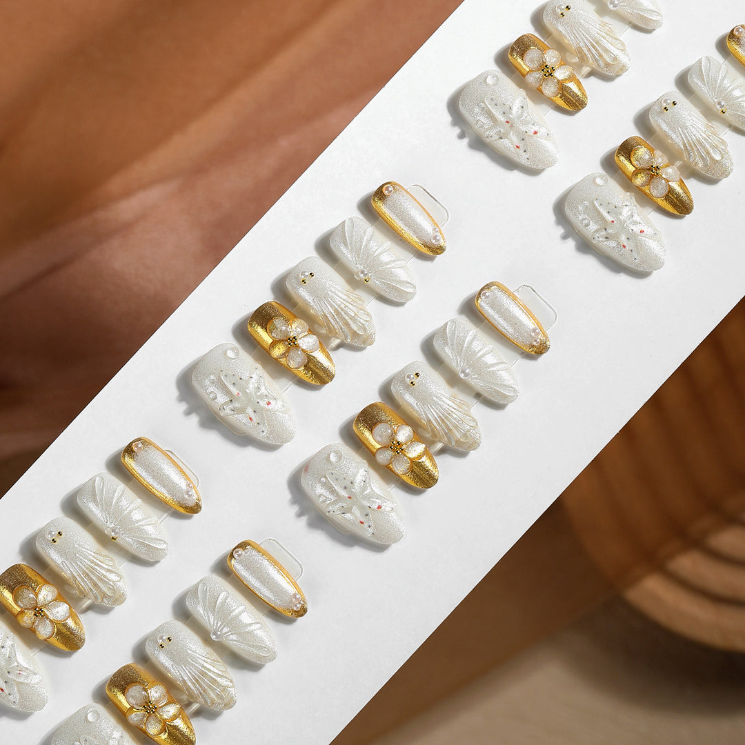 Acrylic nail set with luxurious glitter embellishments Kalsten