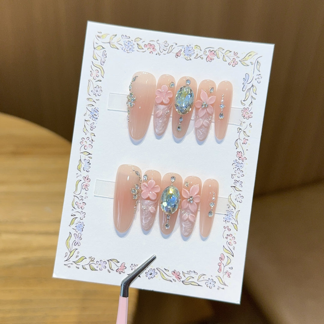 Artificial artificial nails with floral decorations and glitter details Kalsten