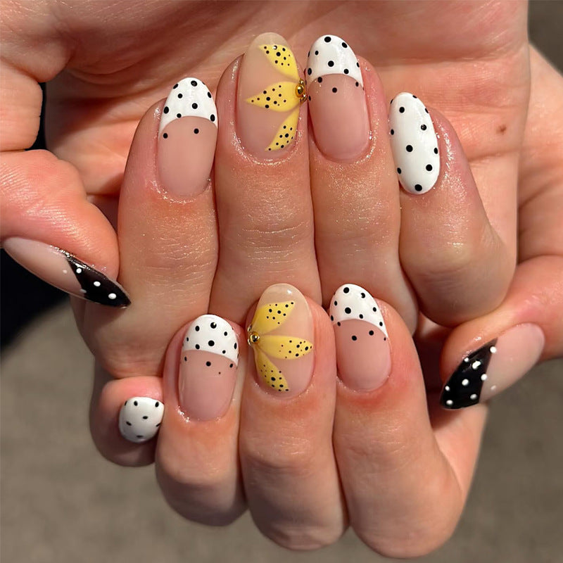 Artistic Press-On Nails with Floral and Polka Dot Designs Kalsten