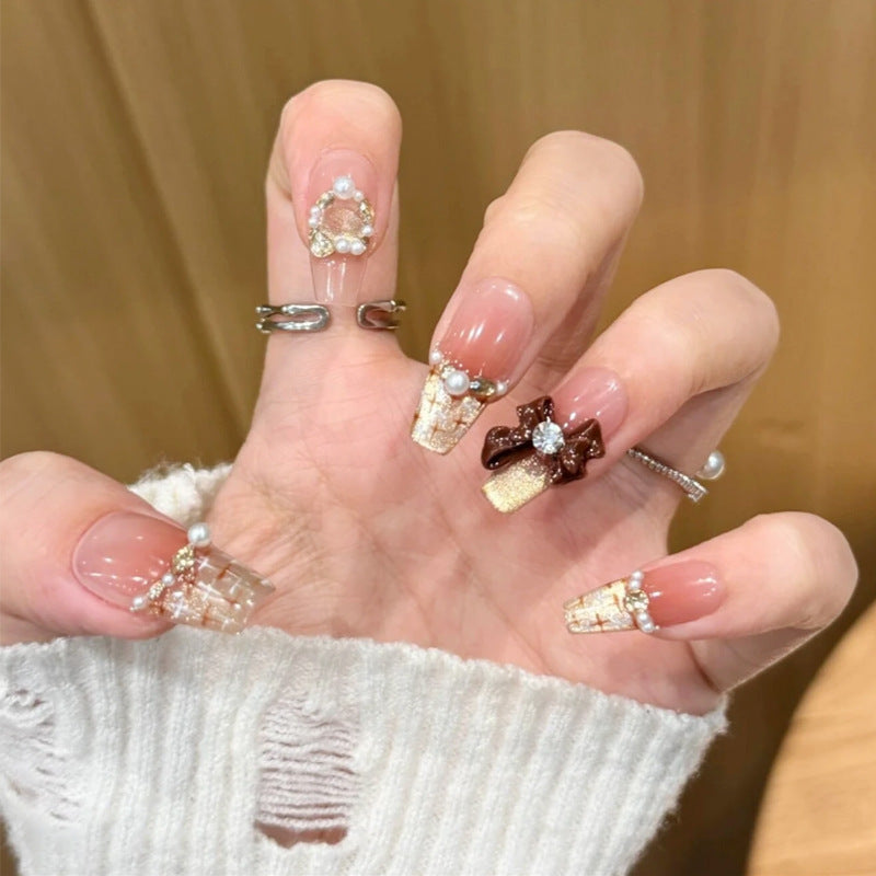 Artificial nail set with elegant appliqués Kalsten