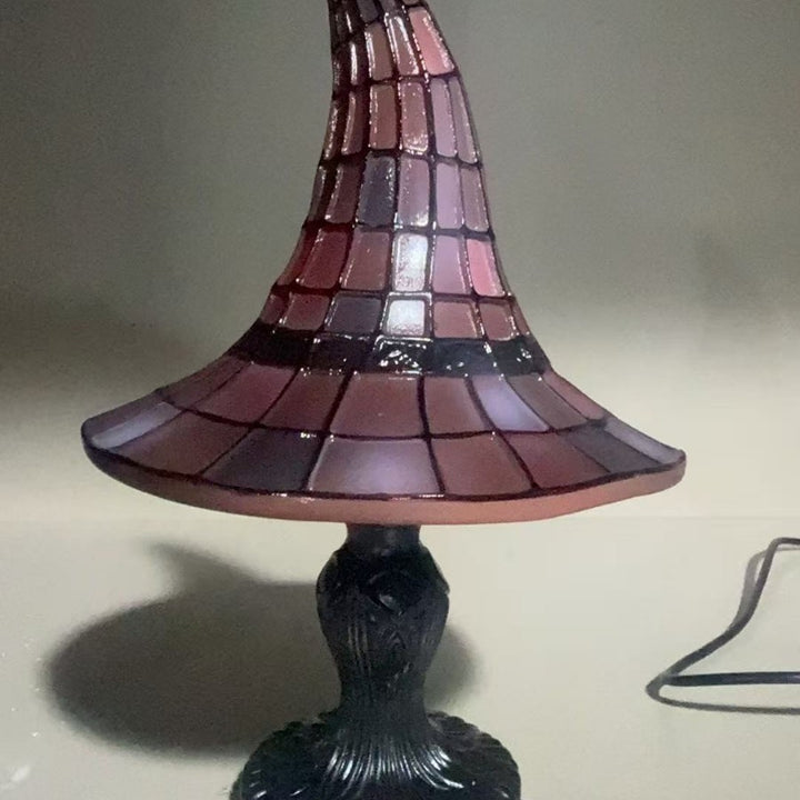 Decorative table lamp in witch hat design Kalsten