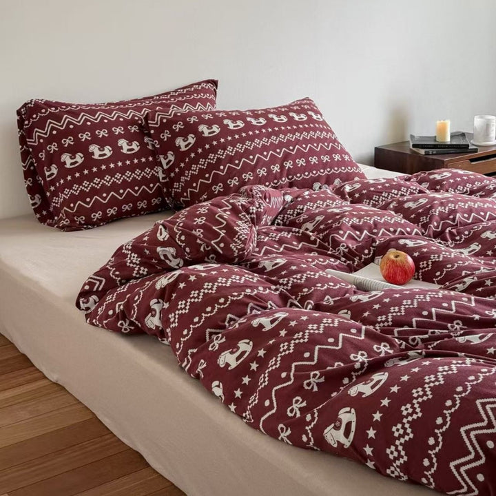 Fluffy cotton bedding set with nostalgic rocking horse pattern