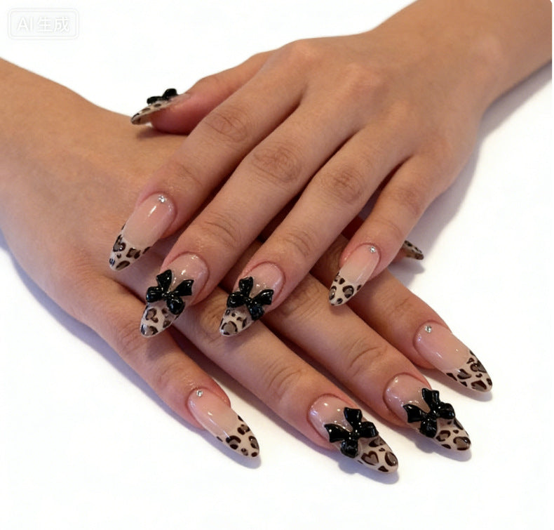 Chic Almond-Shaped Press-On Nail Set Kalsten