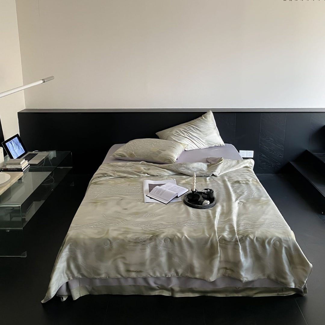 Bedding set made of cotton satin with subtle heart jacquard and silky glossy finish Kalsten