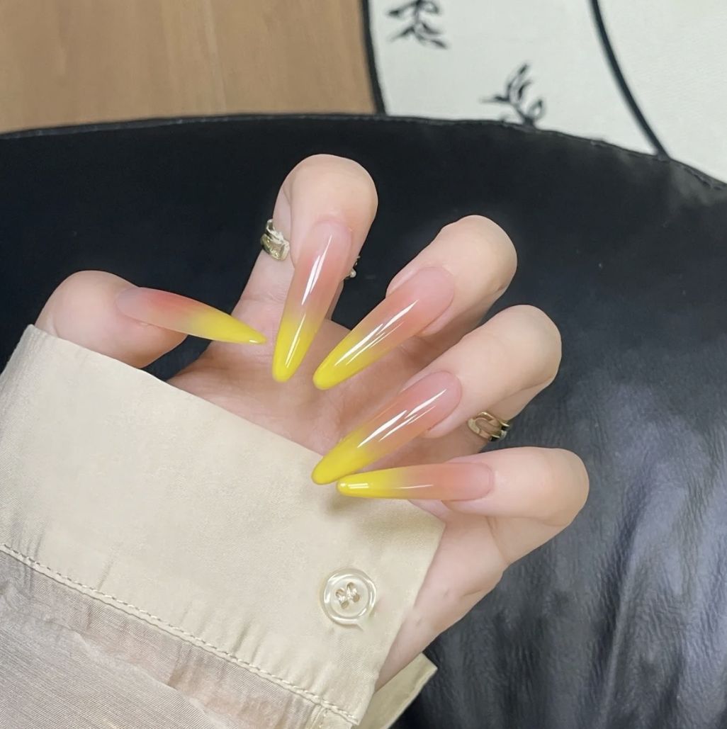 Artificial nails with elegant ombre effect and glitter coating Kalsten
