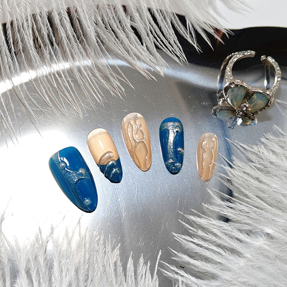 Artificial nails with luxurious wave design Kalsten
