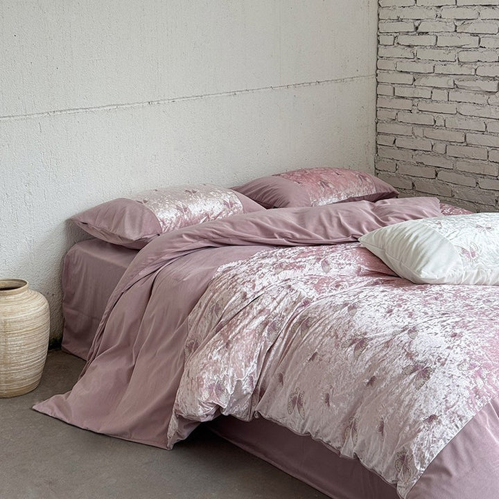 Luxurious velvet bedding set with crushed look and floral relief pattern