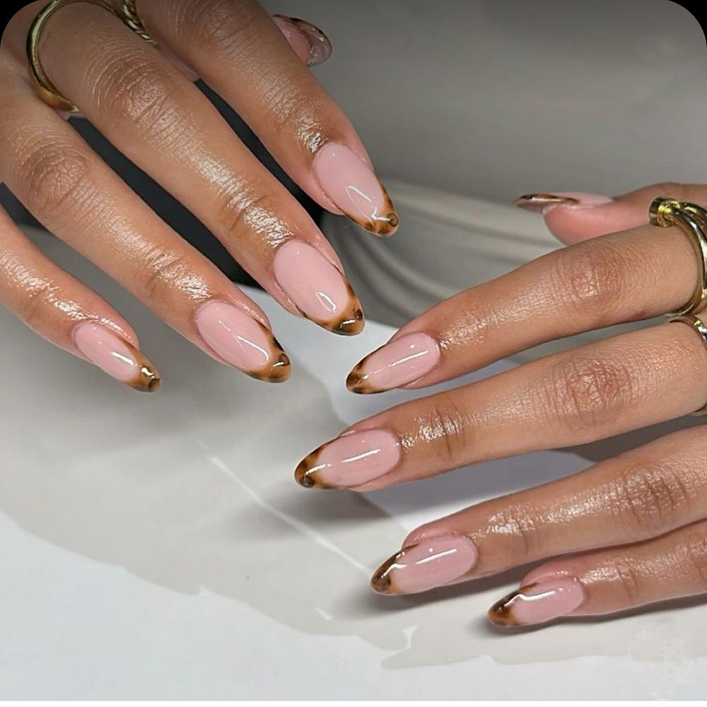 Stylish Press-On Nail Set with Shimmering Finish Kalsten