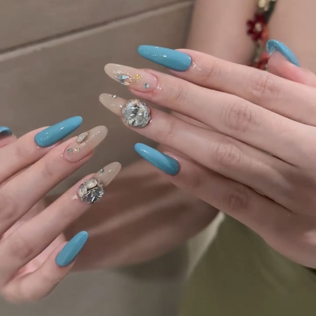 Luxurious Press-On Nail Art Enhancements Kalsten