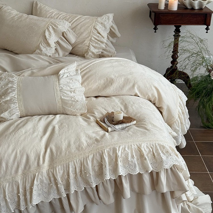 Decorative bedspread with double lace ruffle