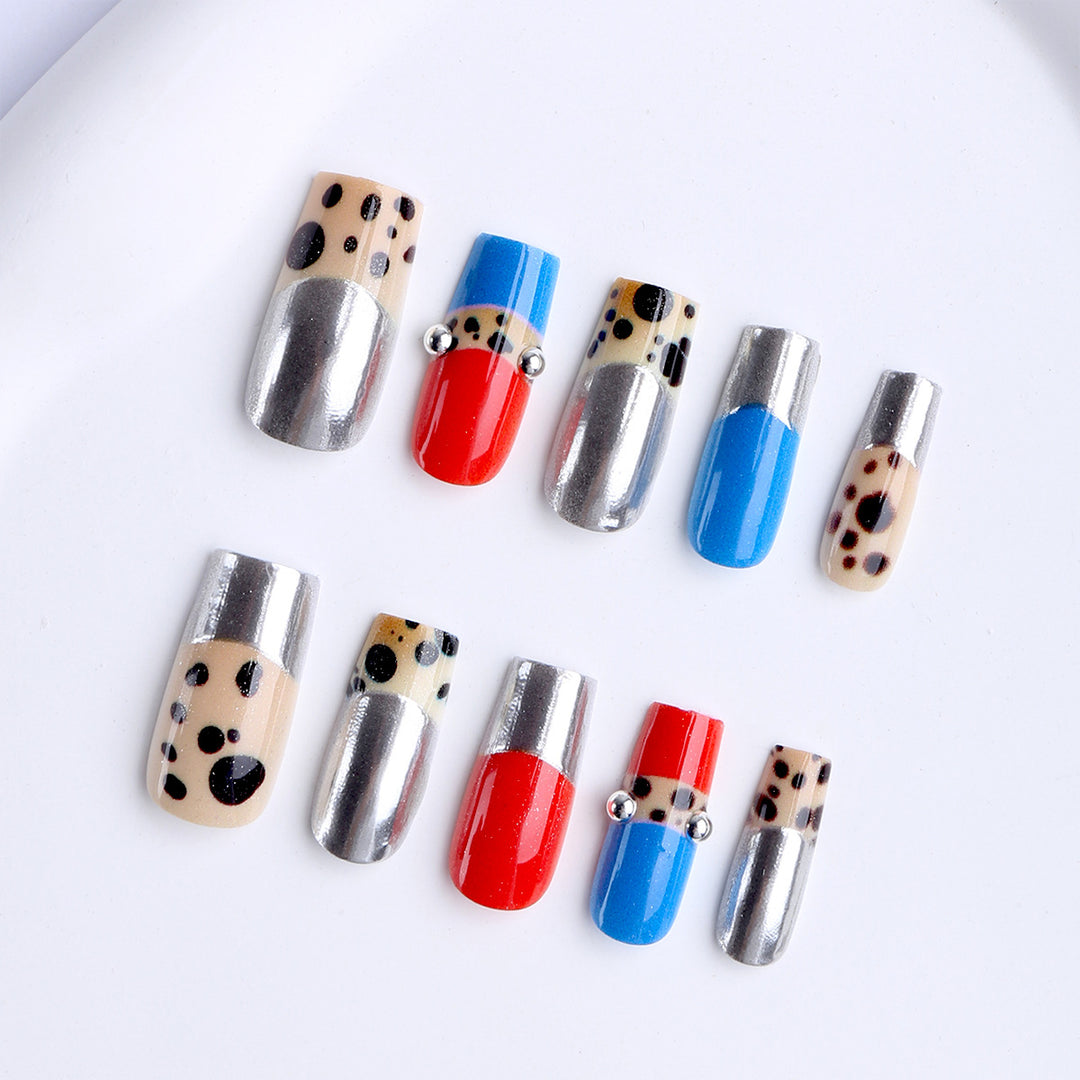 Artificial Nails with Creative Metallic Design Kalsten