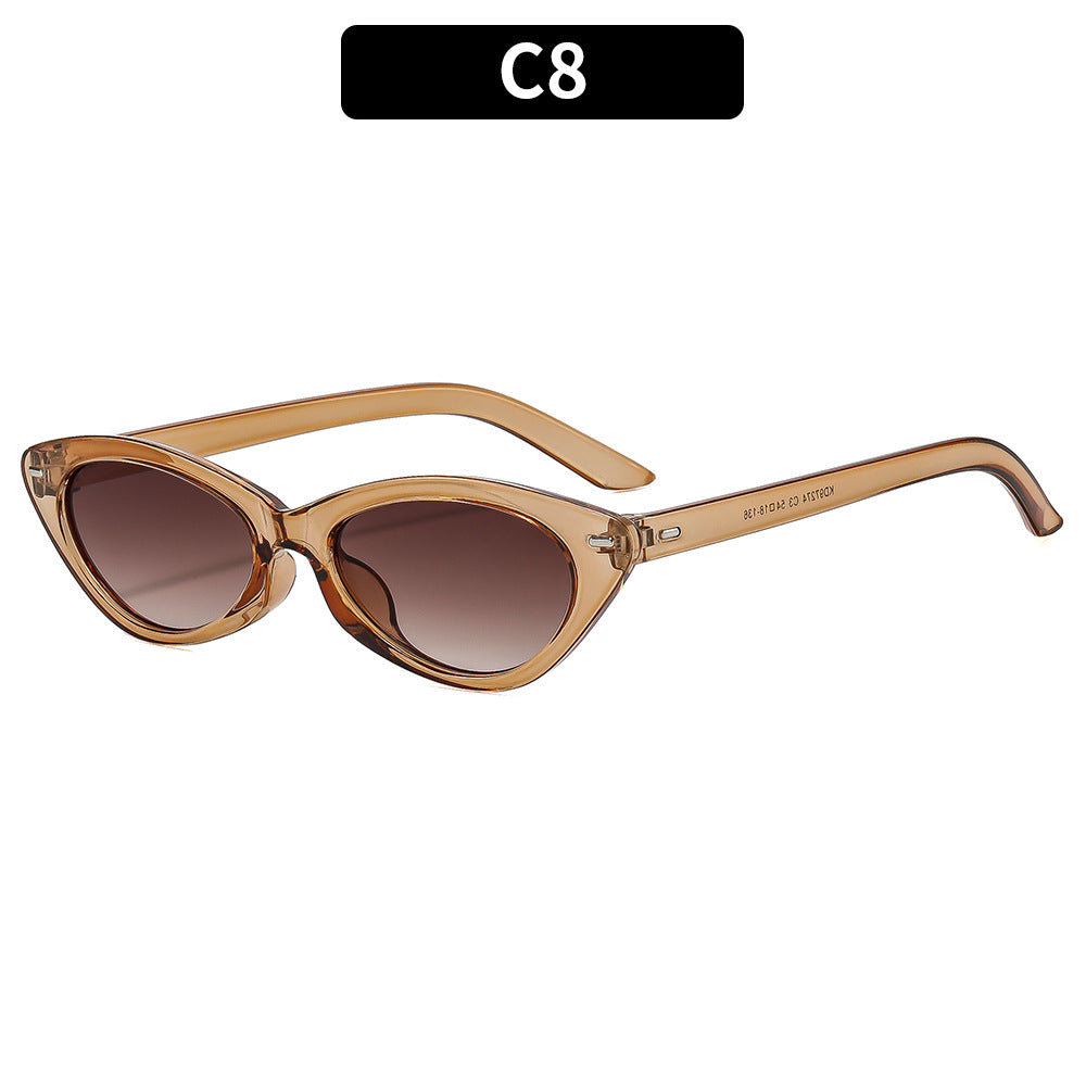 Vintage-Inspired Cat-Eye Sunglasses Sophisticated Look