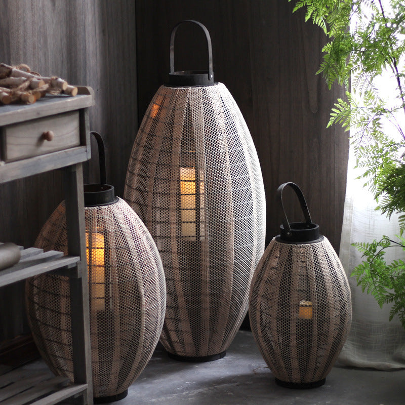 Elegant lantern with metal grid Kalsten