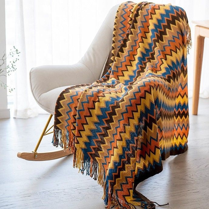 Vibrant Zigzag Pattern Throw Blanket