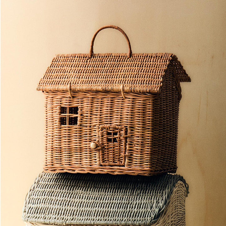 Playful storage basket in house design Kalsten
