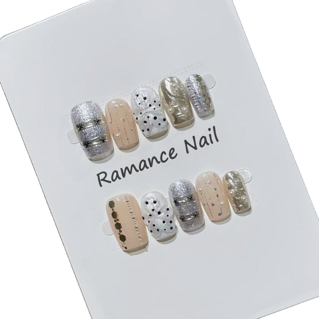 Stick-On Nail Art Kalsten