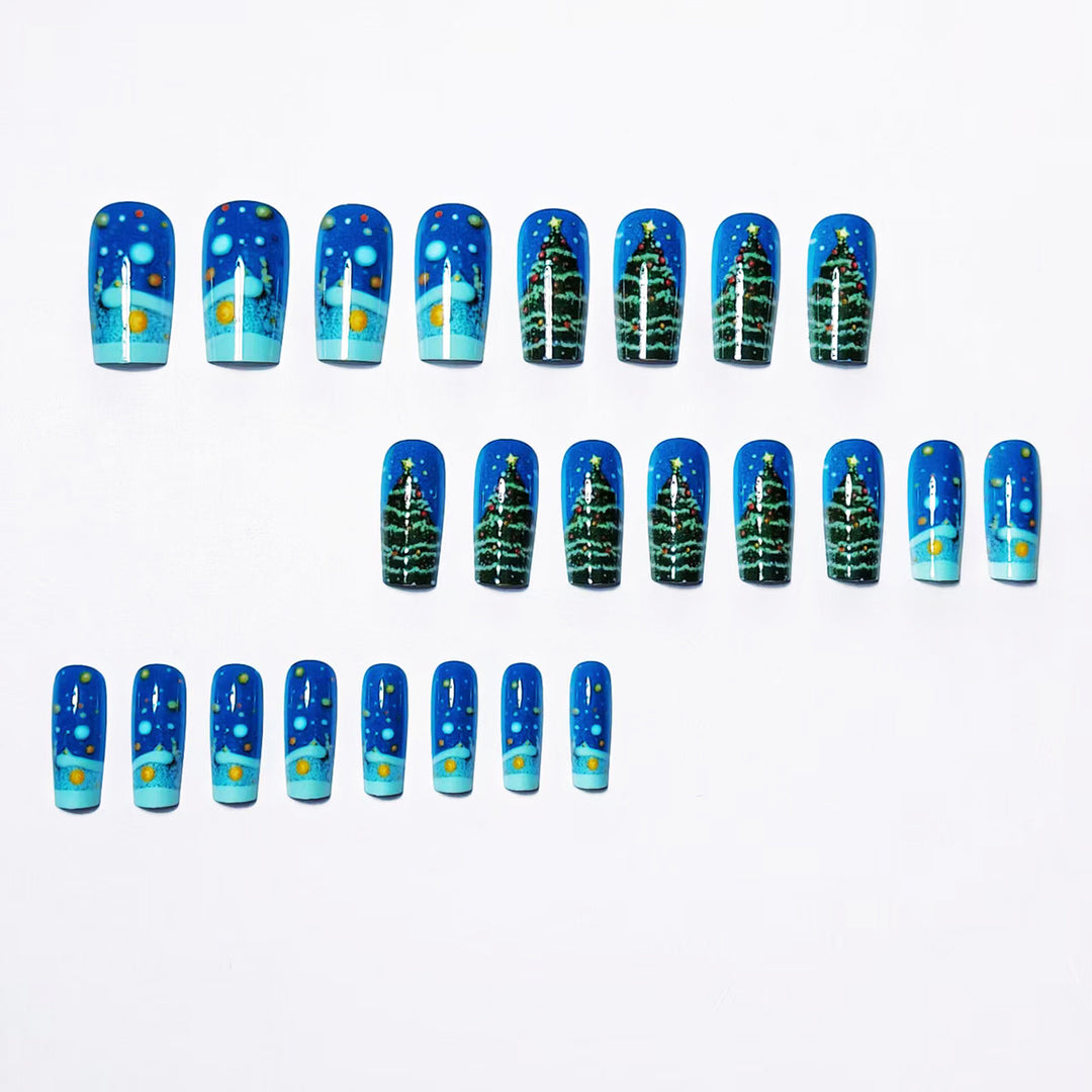 Artificial nails in festive Christmas design Kalsten