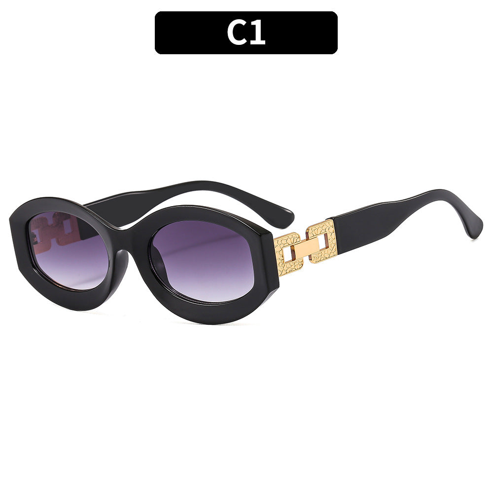 Oversized Cat-Eye Sunglasses with Elegant Gold Accents