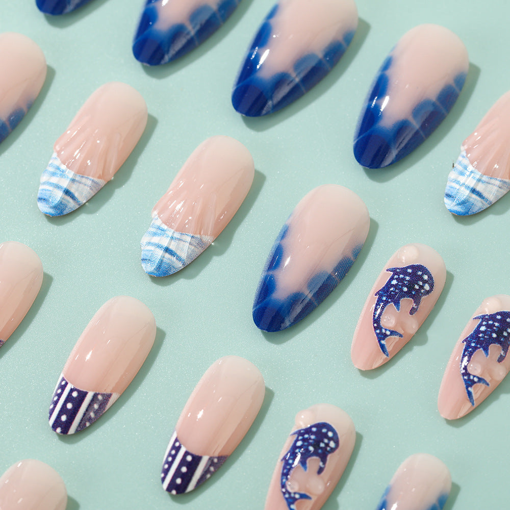 Creative art nails in maritime style Kalsten