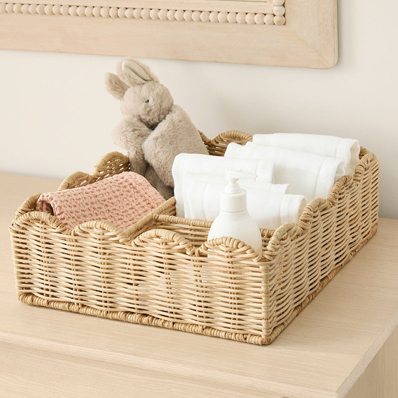 Stylish organizer basket with wavy edge Kalsten