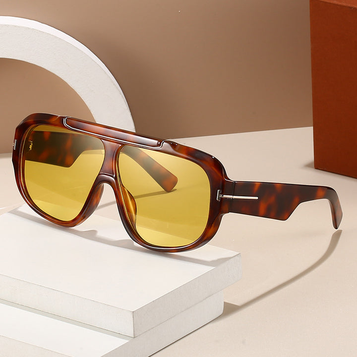 Ladies sporty sunglasses with stylish full rim design Kalsten