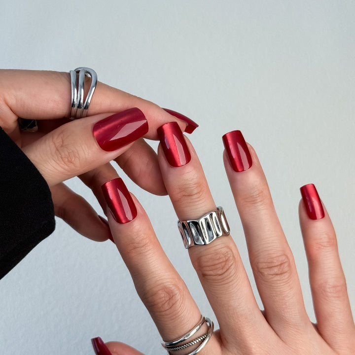 High-gloss artificial nails with modern design Kalsten