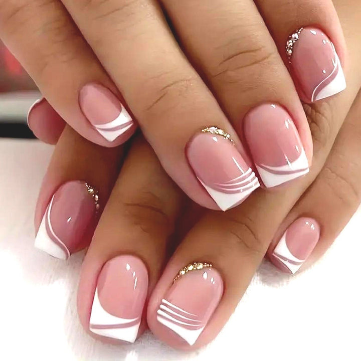 Nail art design with elegant accents Kalsten