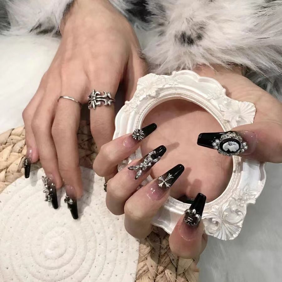 Deluxe Decorative Press-On Nail Set Kalsten