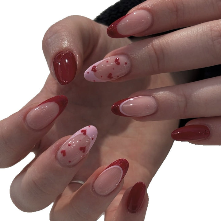 Artificial nail set with elegant heart accents and shine Kalsten