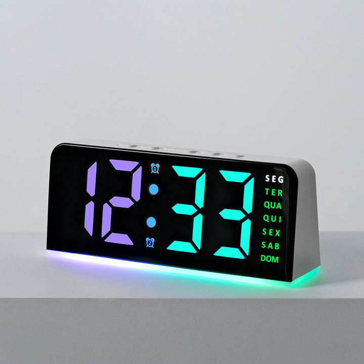 Digital radio alarm clock with color changing display Kalsten