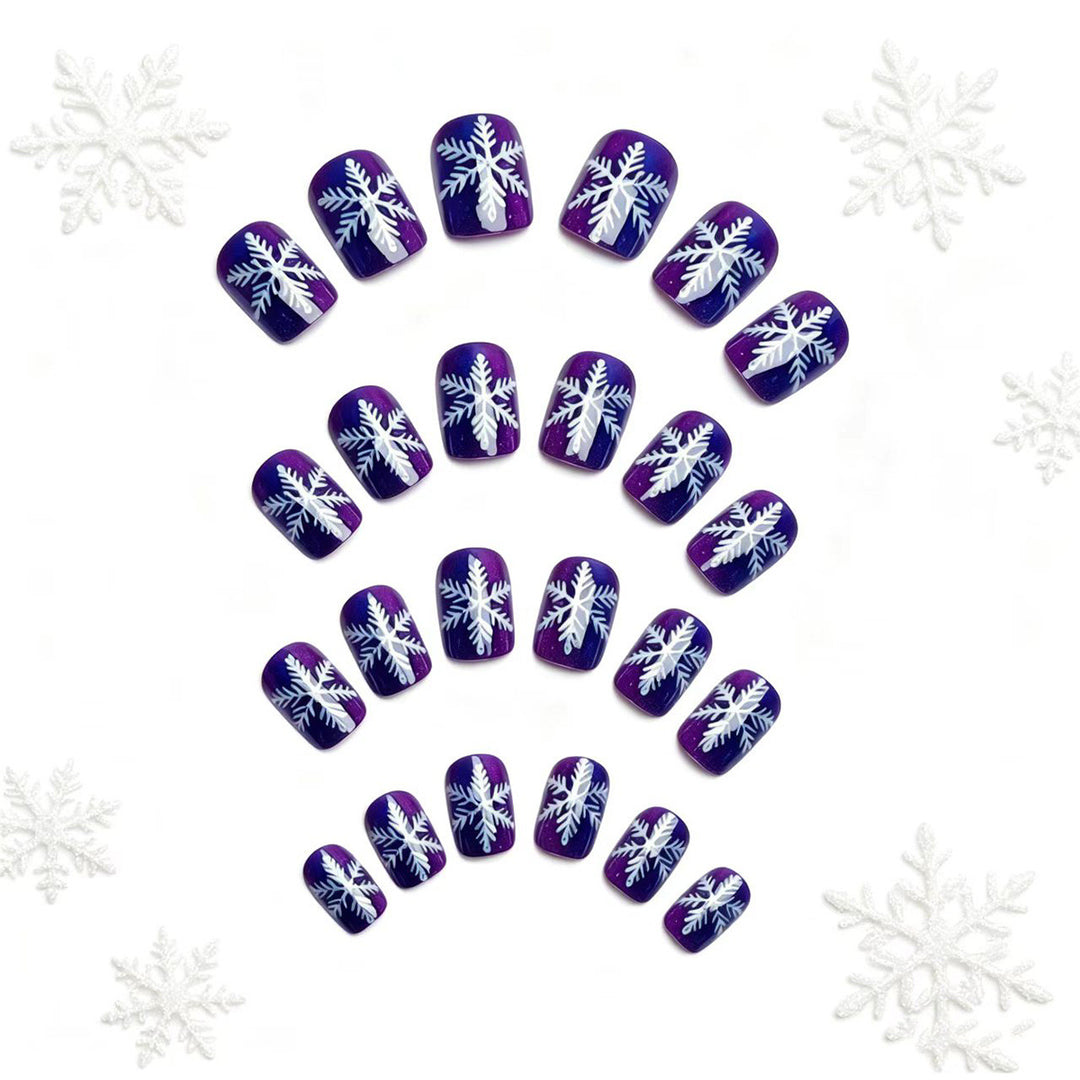 Artificial nails with festive snowflake design Kalsten