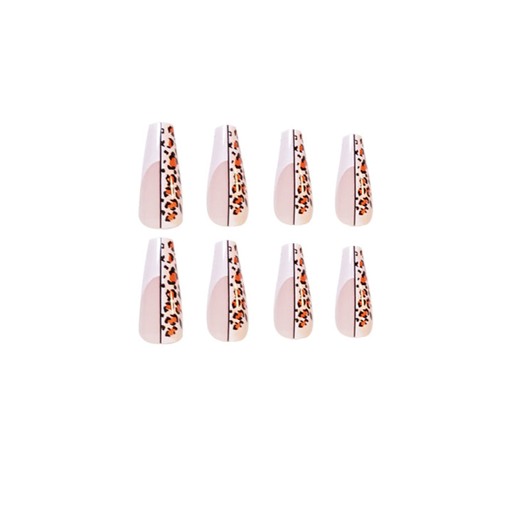 Artful nail extensions in modern leopard design Kalsten