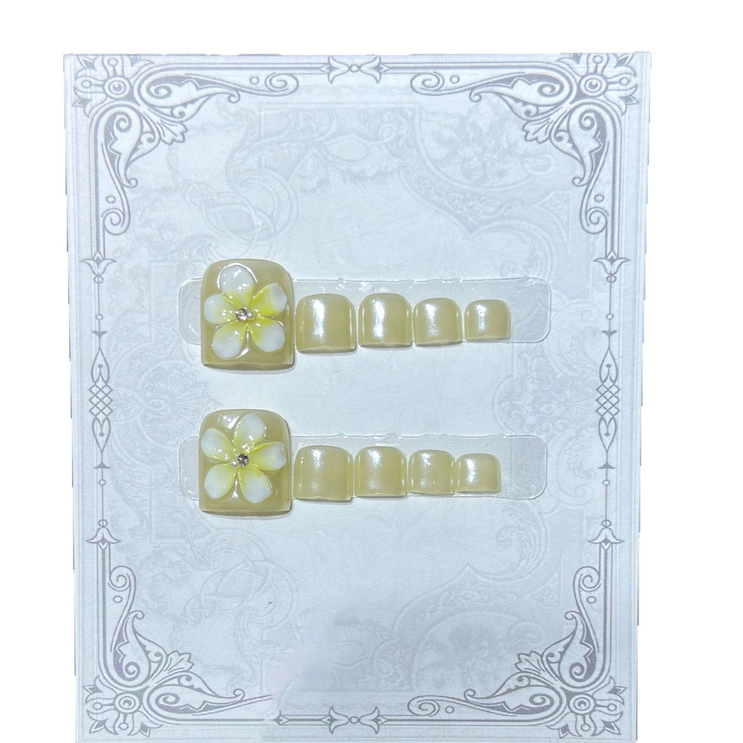 Floral-Inspired Press-On Nail Set Kalsten
