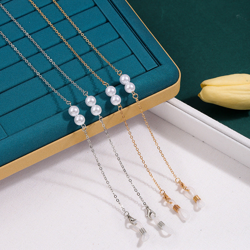 Elegant Eyewear Chain with Pearl Accents Kalsten