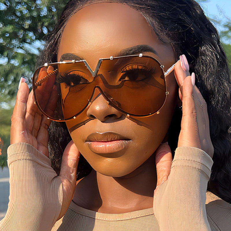 Women oversized goggles in futuristic design Kalsten