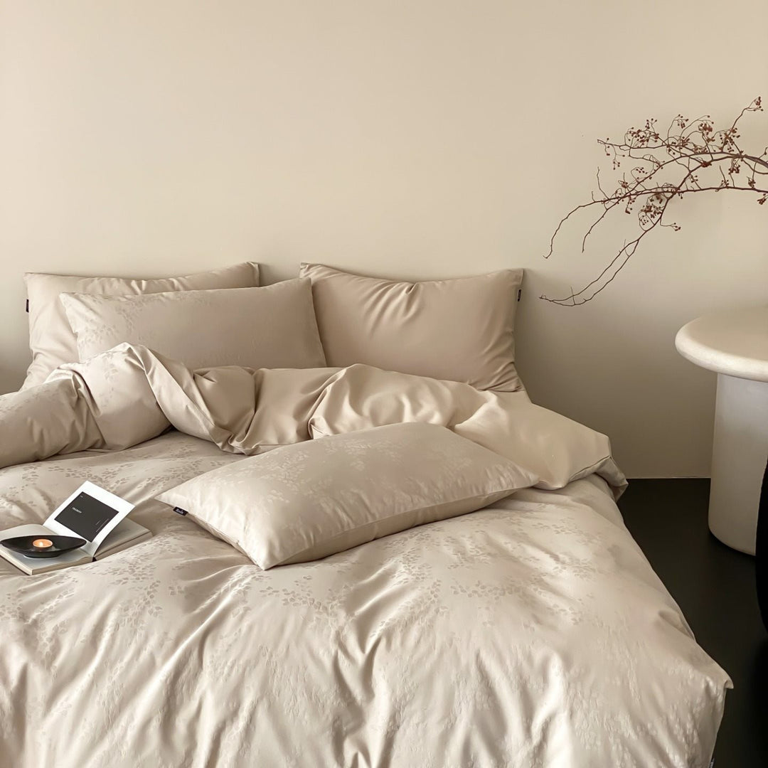 Premium duvet cover set made of breathable cotton satin with concealed zipper