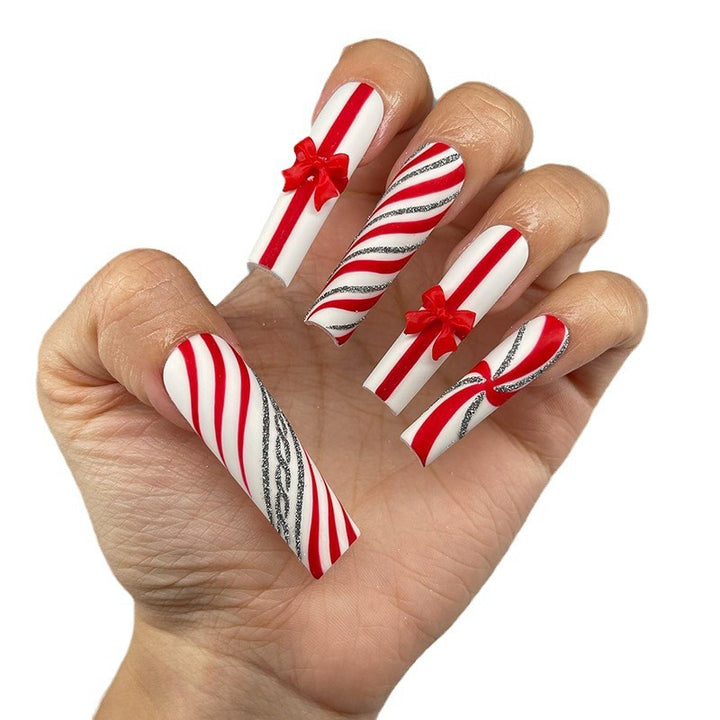 Holiday-Themed Festive Press-On Nail Art Set