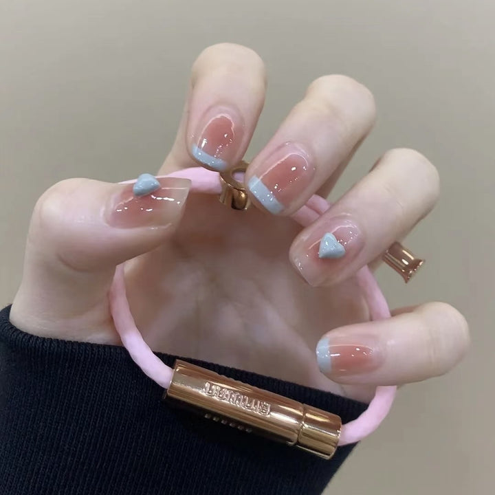 Elegant and Shiny Nail Art Kalsten