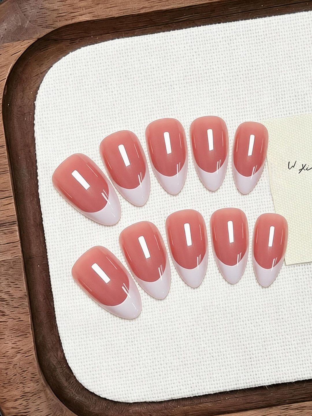 Elegant Artificial Nails with French Design Kalsten