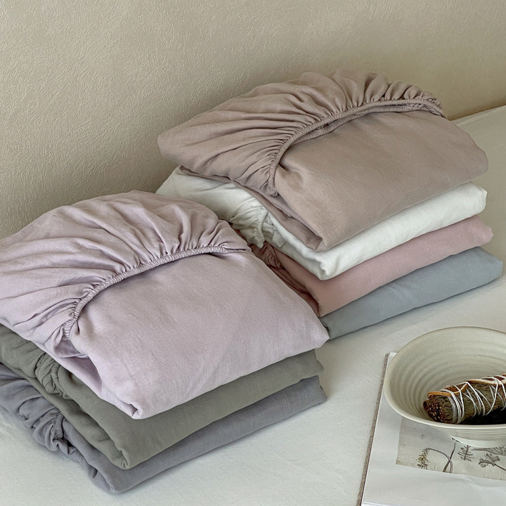 Romantic ruffled bedding set with pillowcases and fitted sheets
