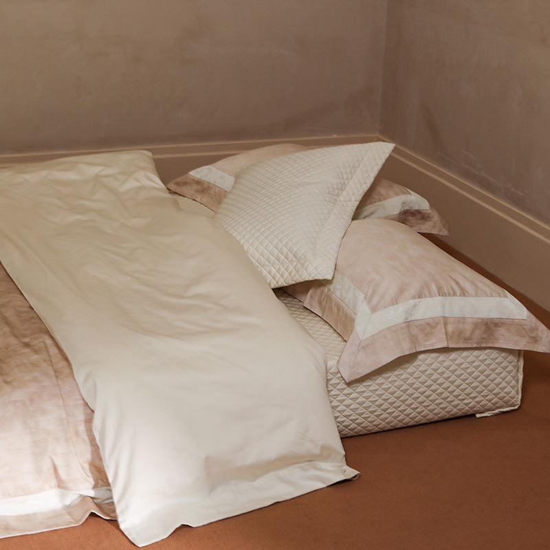 Bedding set made of cotton percale with a light crinkle texture and decorative ruffle