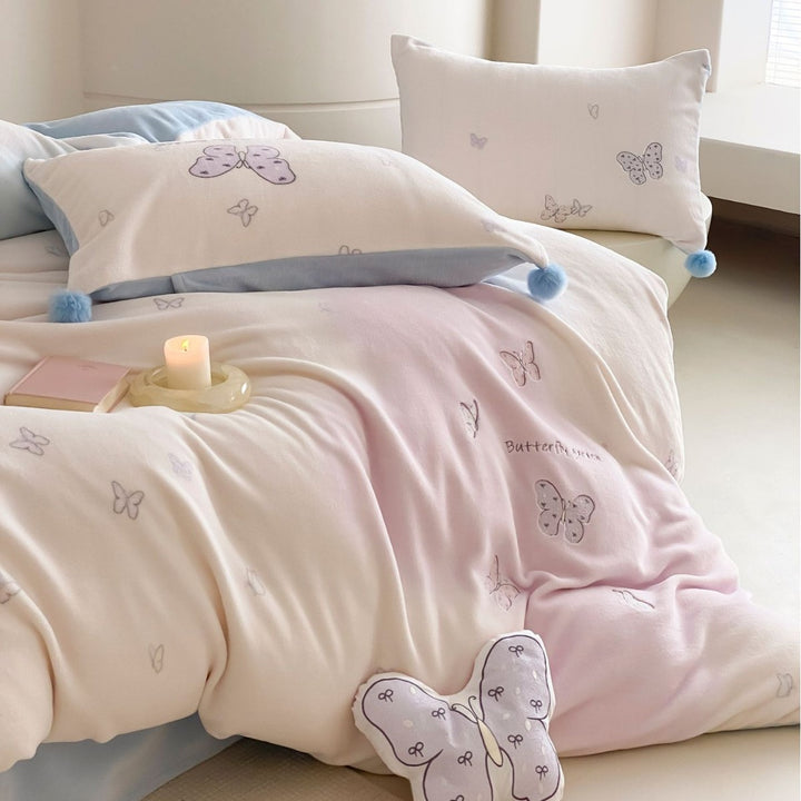 Children's bedding set with butterfly embroidery and pom pom details Kalsten