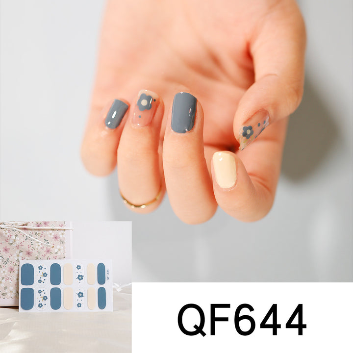 Artificial nail design with heart motif Kalsten