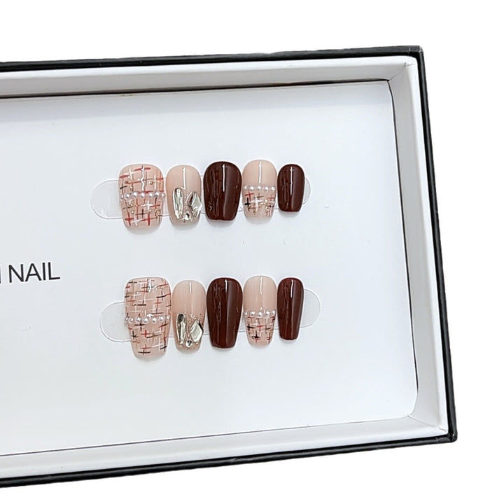 Chic Decorative Press-On Nails Set Kalsten