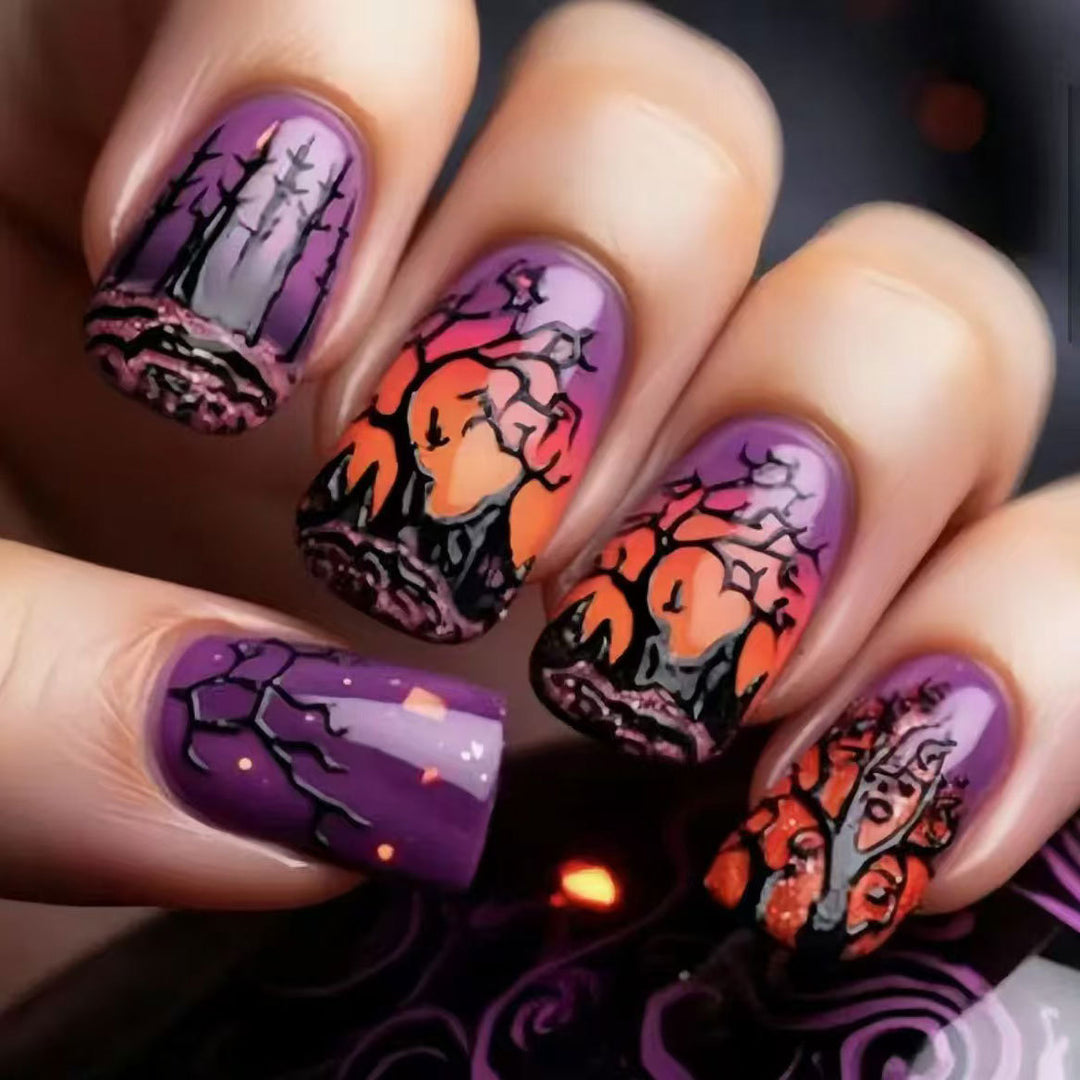 Halloween-Themed Press-On Nail Art Kalsten