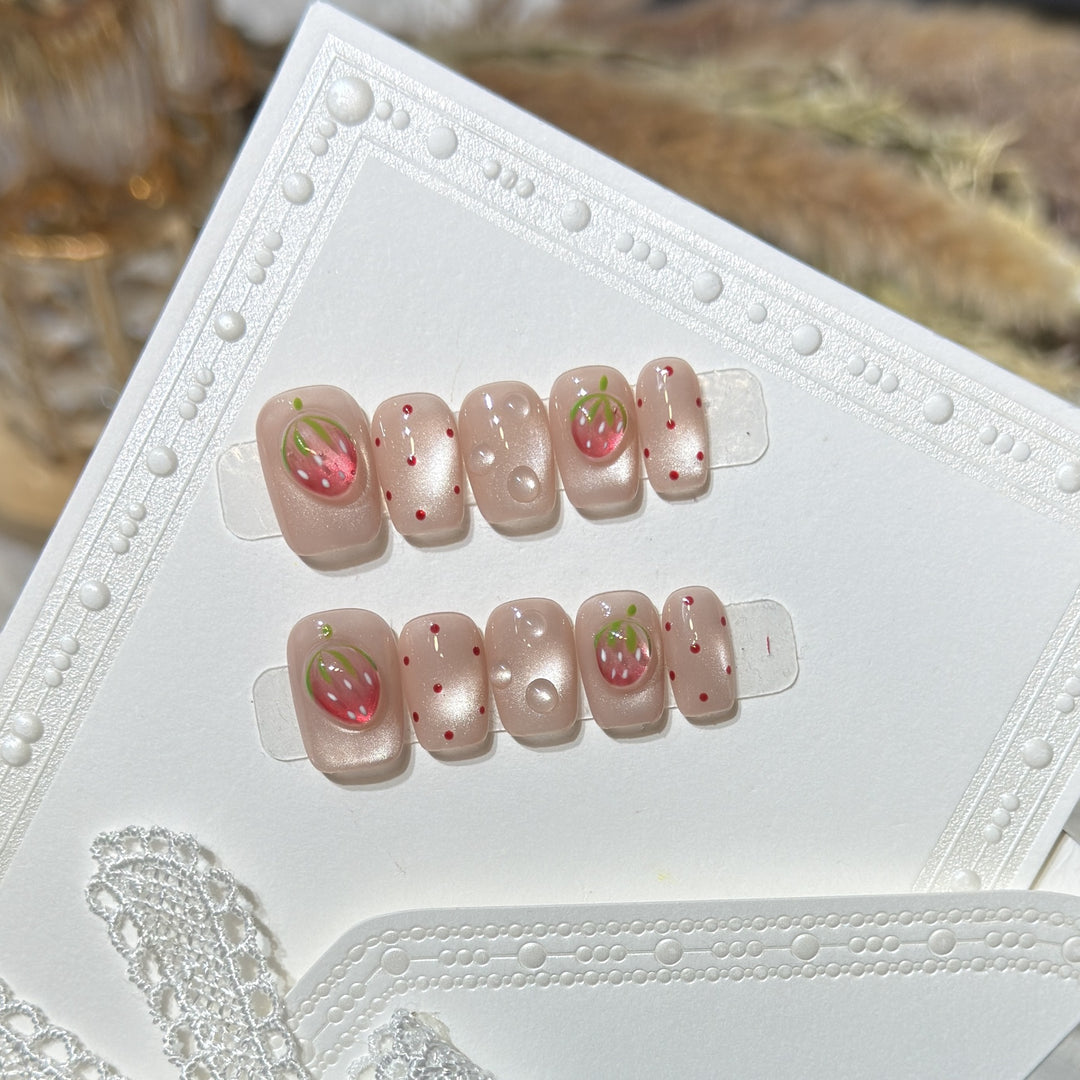 Strawberry-Inspired Press-On Nail Art Set Kalsten