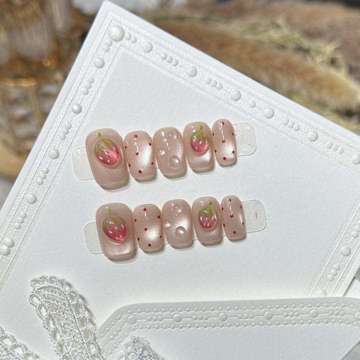 Strawberry-Inspired Press-On Nail Art Set Kalsten