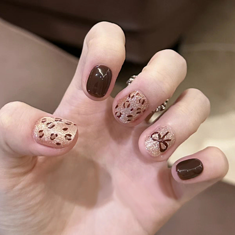 Glamorous Press-On Nail Set with Rhinestone and Glossy Finish Kalsten
