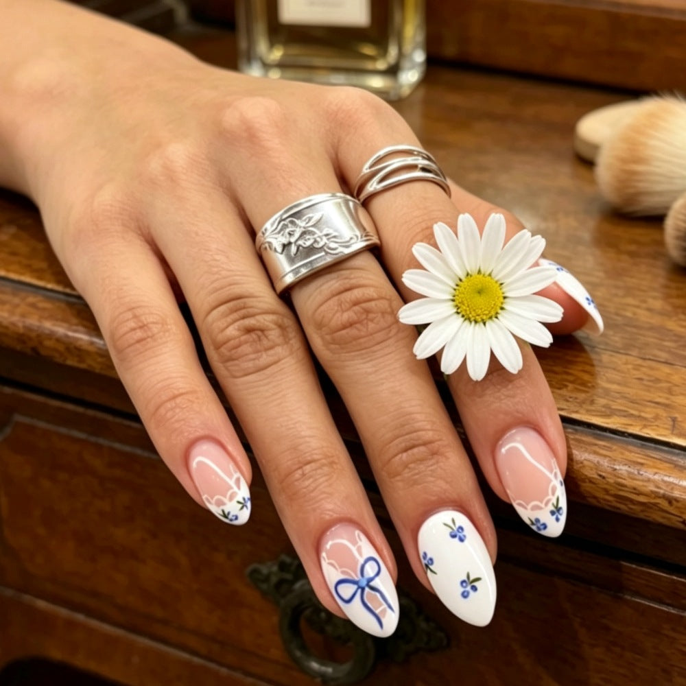 Artistic Heart-Embellished Press-On Nails Kalsten