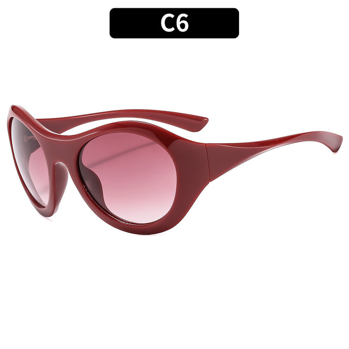 Chic Retro-Inspired Cat-Eye Sunglasses